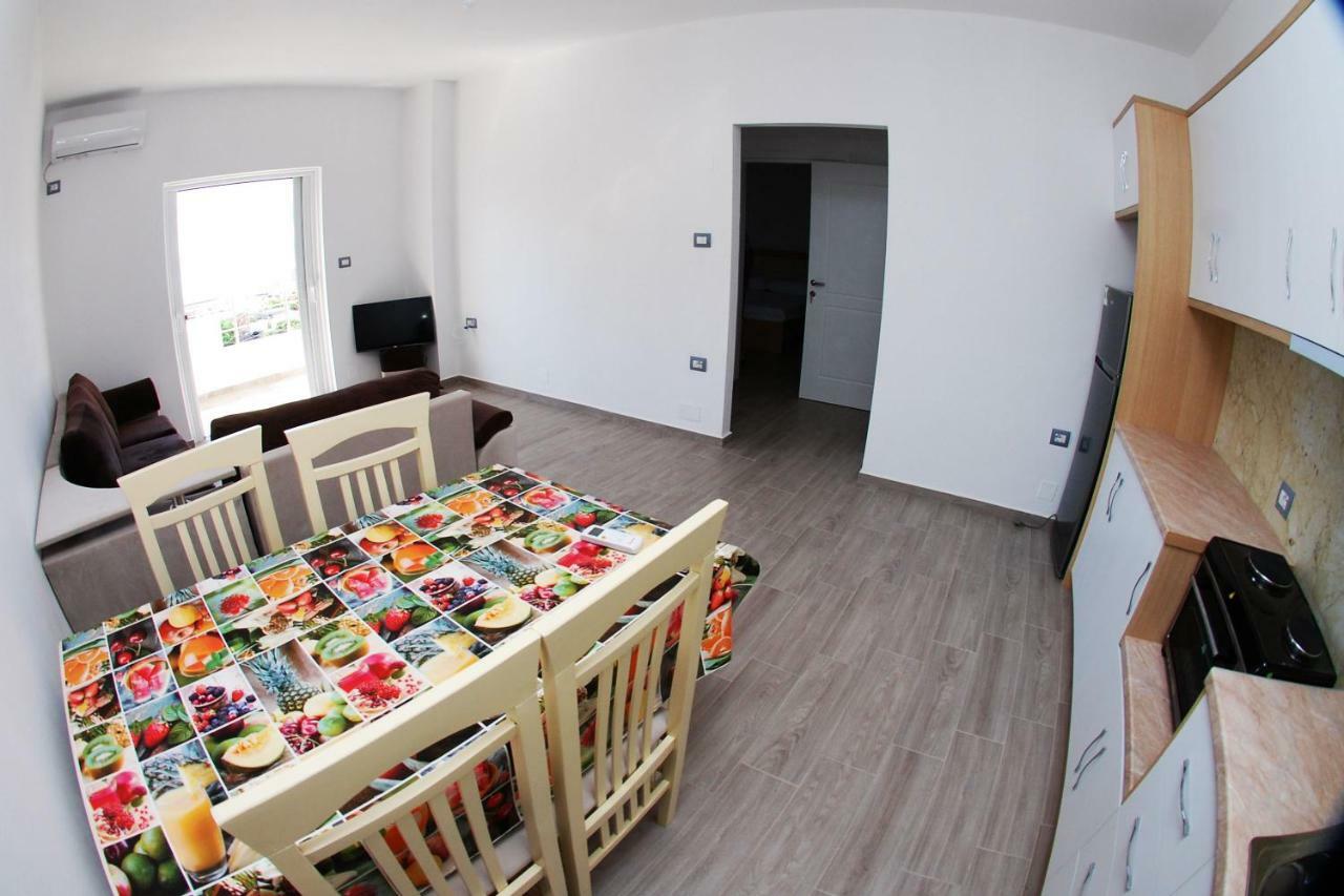 Rafail'S Apartment Sarandë Eksteriør billede